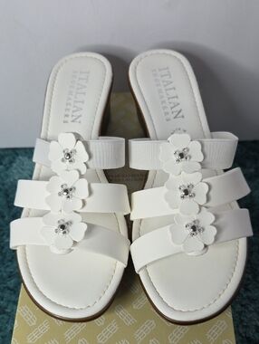 Italian Shoemakers Storytime Ivory Floral Wedge Sandals Size 8 Italy